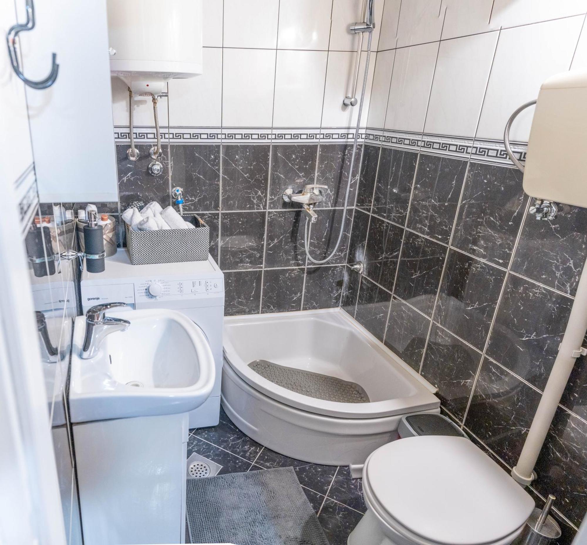 Apartman Lili Knin Eksteriør billede